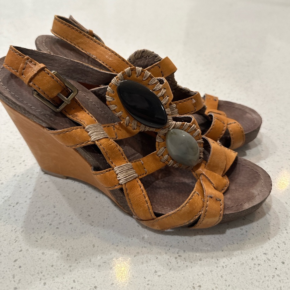 Stylish Tan Wedge Sandals